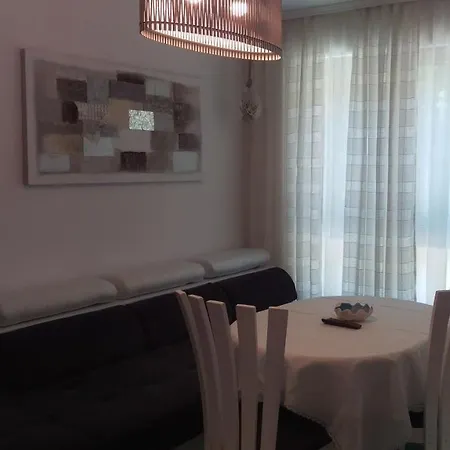 Luxury Sunrise Complex Apartment